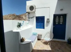 Cycladic house White and Blue in Kato Chora
