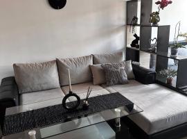 Studio X, acomoda&ccedil;&atilde;o com cozinha em Sliven