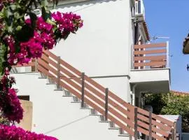 Το Σπίτι της Γιαγιάς 1 (Grandma's House 1)