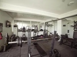 1-Bed Flat - Lekki Phase 1 - Pool - Spa - Balcony