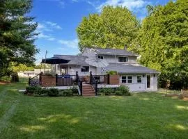 Modern Mid-Century Retreat
