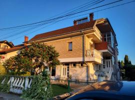 Vreshtat e Liqenit-Ezerski Llozja, hotel in Struga