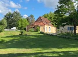 Les gîtes de la Joubertie, hotel in Salon