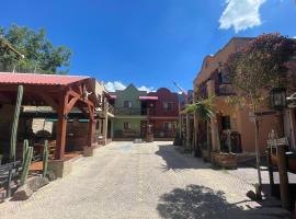 West Refugio, Hotel in San Juan del Río