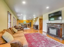 Quiet Family Cabin in Hamden Hot Tub and Game Room!