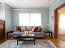 4 Berkeley Furnished Apartment - 2 Beds Laundry and Parking