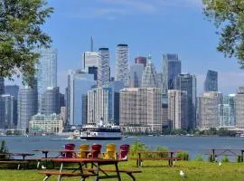 Luxury Suites Steps to CN Tower