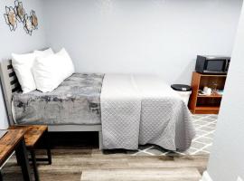 Studio Petite!、レイクランドのホテル