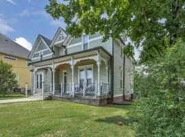 Ross & Ashley's Retreat (117 Marion St, #1)