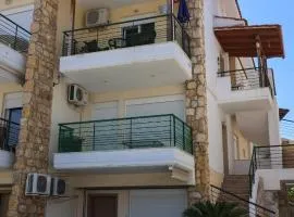 Zen Apartment - 2 min walk to Beach, Central Hanioti