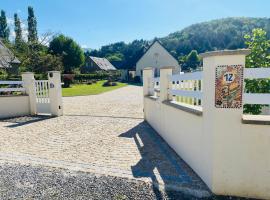 Chez Pat et Olive - gîte 4 personnes- Bagnères de Bigorre, hotel i Pouzac