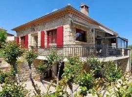La Jolie Maison de Banne, 4 étoiles, piscine privée chauffée, calme