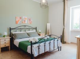 Loli Trulli Superior Villa - Free Parking, hotel v destinaci Castellana Grotte