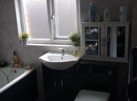 medium sized room in my bungalow, bungalow à Great Clacton