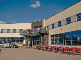 Fabryka Jedzenia, vandrarhem i Zambr&oacute;w