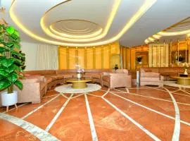 Presidential Penthouse - Vintage Italian Elegance Near Corniche