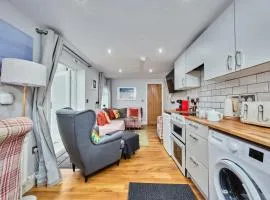 Princess Green 4 - Portrush by the Sea