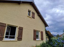 Maison de charme à Rougegoutte avec jardin et barbecue, hotel i Rougegoutte