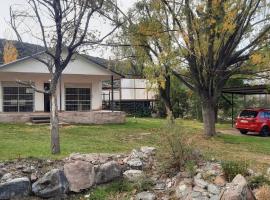 Acogedora Casa de Montaña con Starlink, hotel en Potrerillos