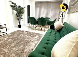 Spacious Luxury 2bd - Long Term