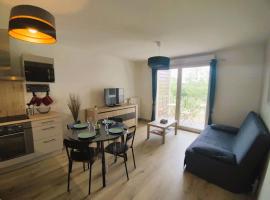 Au calme sur le canal et proche Disney, hotel in Vaires-sur-Marne