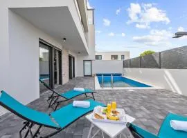 Awesome Home In Srima