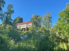 Chalet Hawk Path