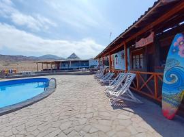 Hotel Puerto Inka, hotel na praia em Chala