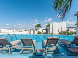 Luxury Condo, Hab Privada 100MB AC Gym Pool Cine