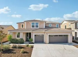 Entire Private 3k sqft 5-Bedroom House w Gated Yard, Garage, Nice View, Available Now