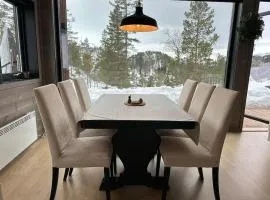Luxurious family cabin close to Trolltunga, Odda