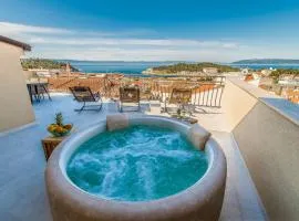 Penthouse with HotTub and Duplex