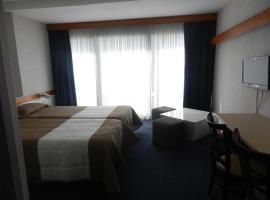 Hôtel Dupleix - Hyper centre - Réouverture, hotel near Pluguffan Airport - UIP, Quimper
