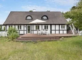 Beautiful Home In Aakirkeby With Wifi