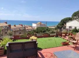 Apartment 3 minutes from the beach and train station on foot
