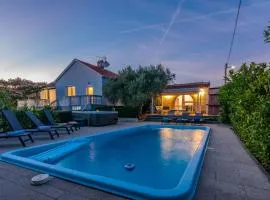 HOLIDAY HOUSE LAVANDA