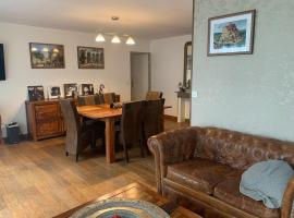 Spacious Apartment Paris, hotel in Chelles
