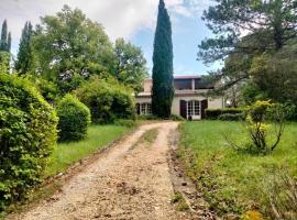 Domaine Happyness en Ardèche, hôtel à Le Teil