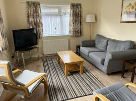 Large Ground floor apartment in the heart of Church Stretton with free parking, hotel v destinaci Church Stretton