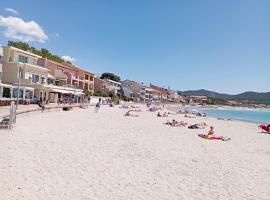 Bel appartement bord de mer à St Cyr Sur Mer, hotel in Saint-Cyr-sur-Mer