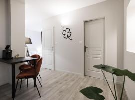 Le Trèfle à Quatre Feuilles, golf hotel in Siorac-en-Périgord