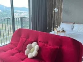 Comfy Studio Trefoil