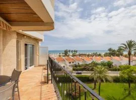 Apartamento con piscina y zonas comunes