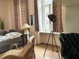 Nr 2 Gemütliche Suite mit King-Size Bett und Essbereich im Zentrum im Neubarockstyle