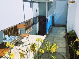 AirB33 Apartment Munich privat with little terrace, hotel v Mnichově