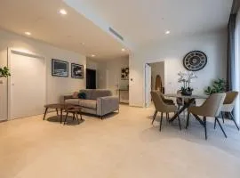 Luxury apartment with common skypool in the prestigious Mercury Tower by SF HOMES