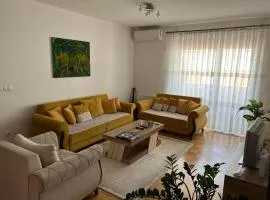 J&D Apartment Prishtina - 1 double & 2 single beds