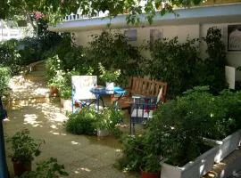 2 space- selfcatering Apartment Helen No 8