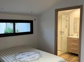 Chambre indépendante avec jardin - 100m de la mer, hotel di Langrune-sur-Mer