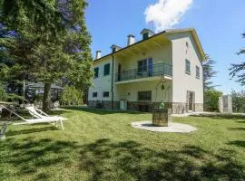 Cozy Home In Marsaglia With Kitchen